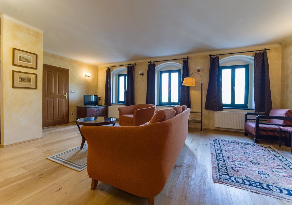 Český Krumlov U Zvonu Apartments מראה חיצוני תמונה