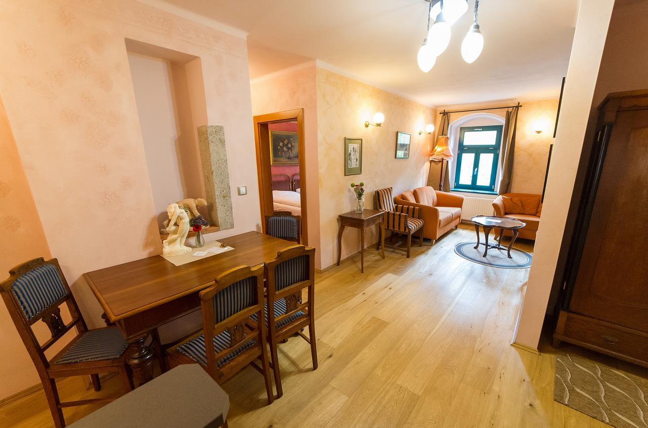Český Krumlov U Zvonu Apartments מראה חיצוני תמונה