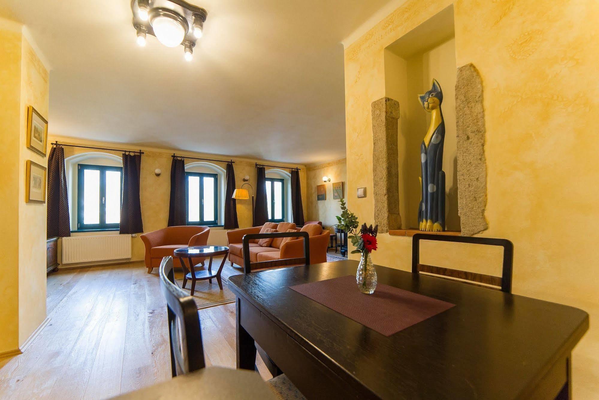Český Krumlov U Zvonu Apartments מראה חיצוני תמונה